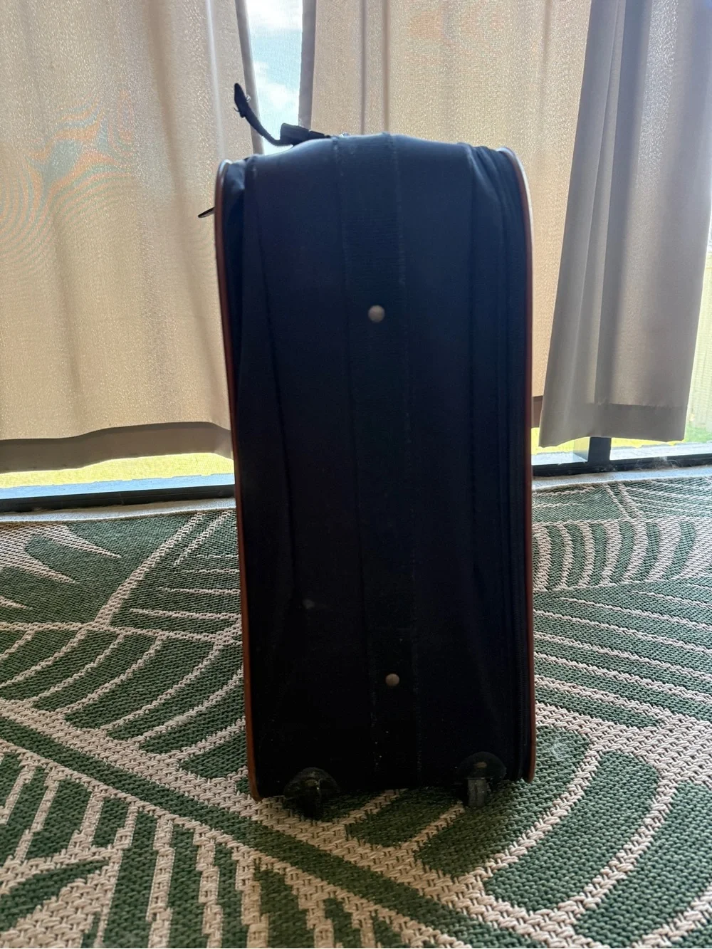 🔥🧳 Vintage Classic Black Travel Carlton International Suitcase with rollers
